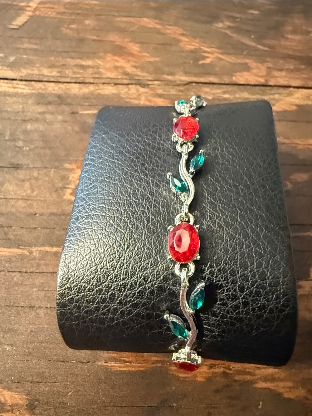 Elegant Red and Emerald Crystal Link Silver Bracelet - Women Jewelry 7”